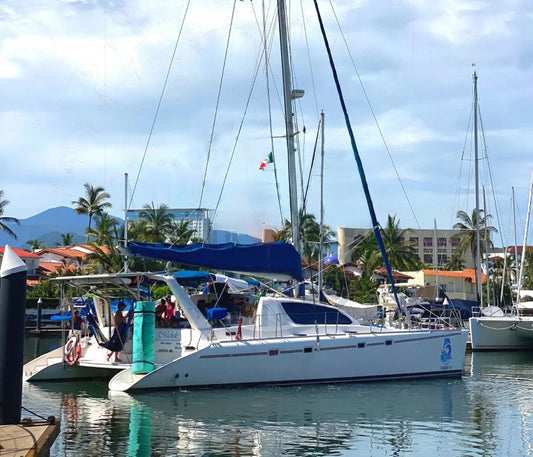 Catamarán Leopard 47ft.- (14 Pasajeros)